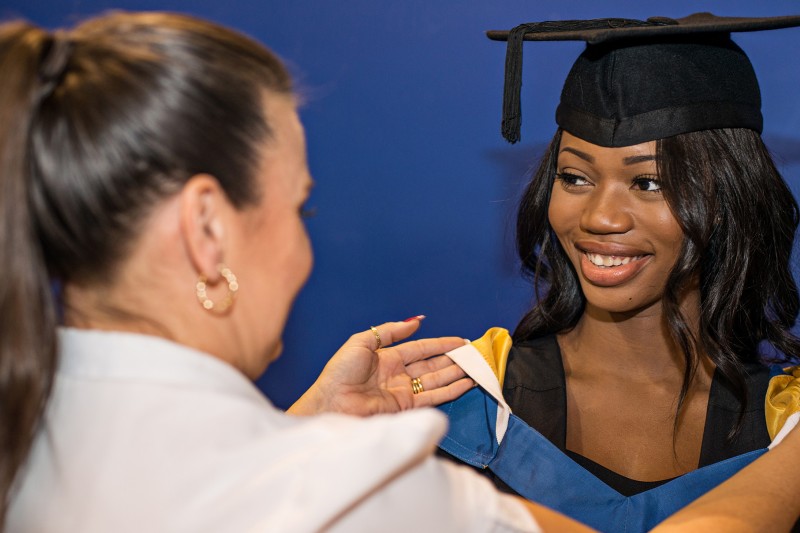 hiring graduation gowns